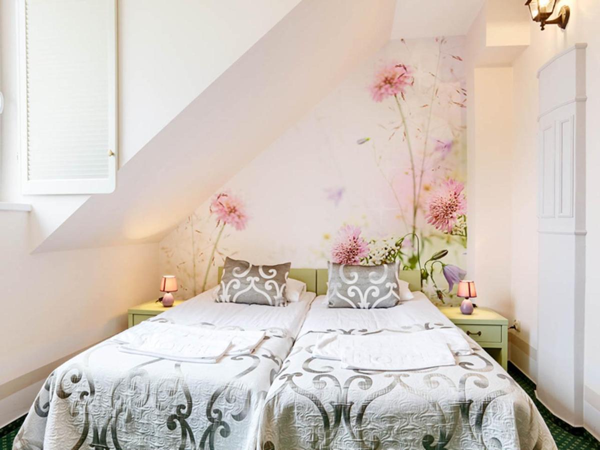 Hotel Magiczny Zakatek Raszowa ภายนอก รูปภาพ